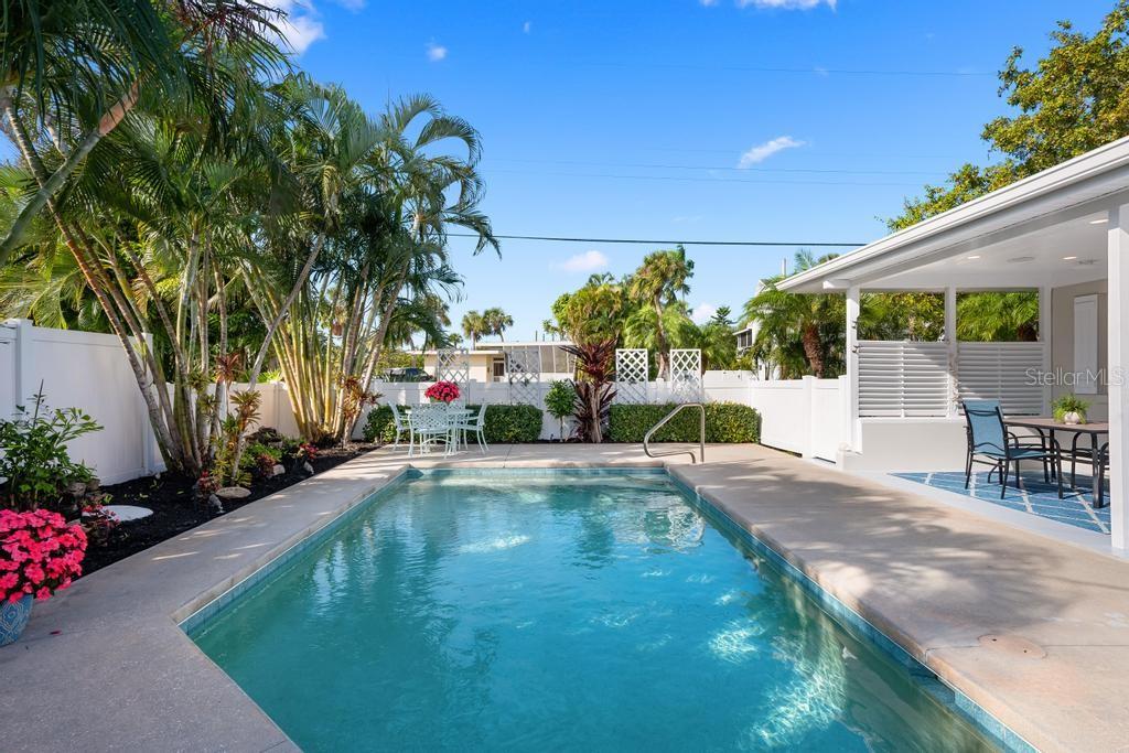 HOLMES BEACH 33RD UNIT - Residential