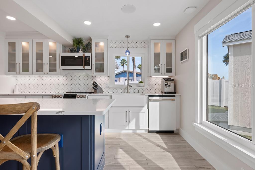 HOLMES BEACH 33RD UNIT - Residential