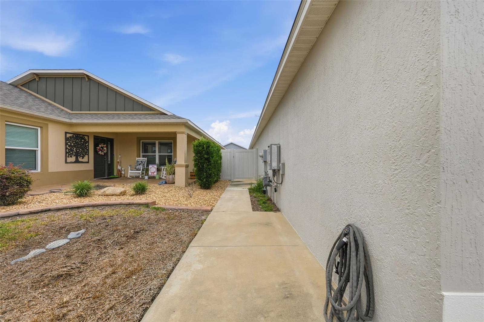 6094 RODRIGUEZ LANE