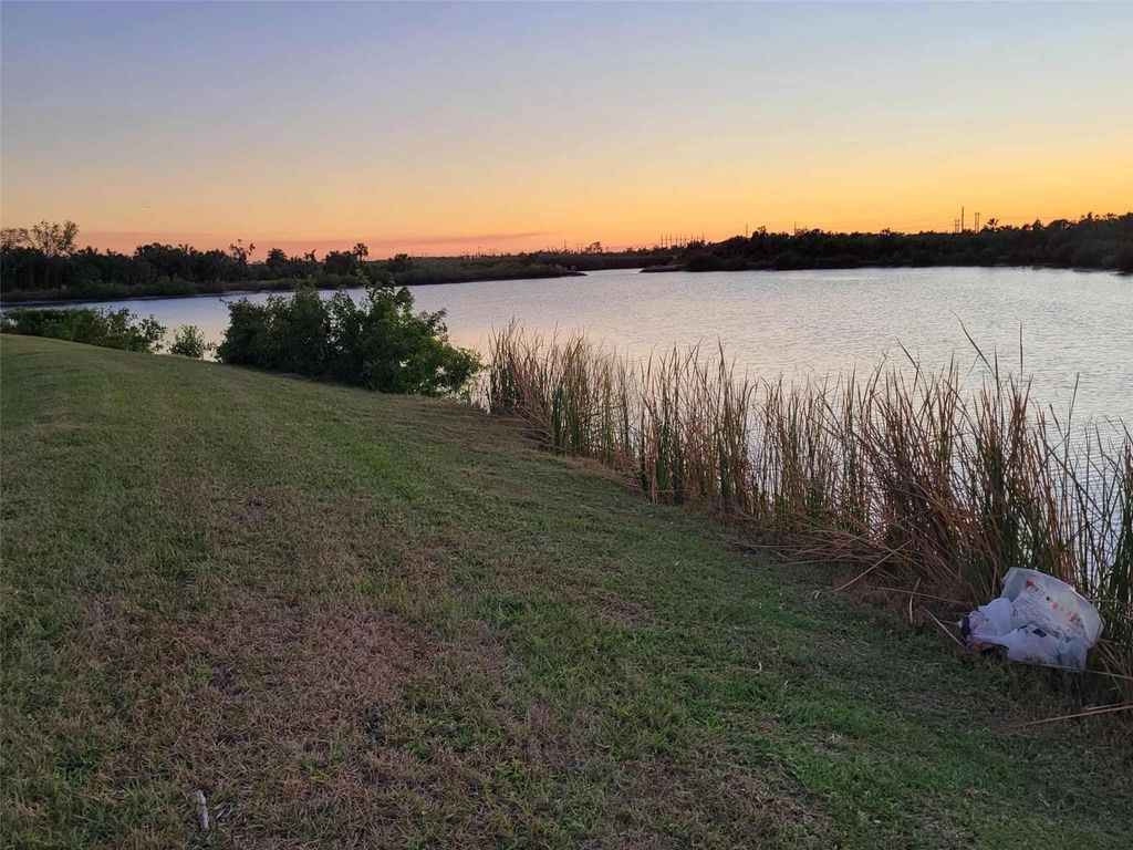 Photo of 1506 Rio Vista Terrace, Parrish, FL 34219 (MLS # GC533756)