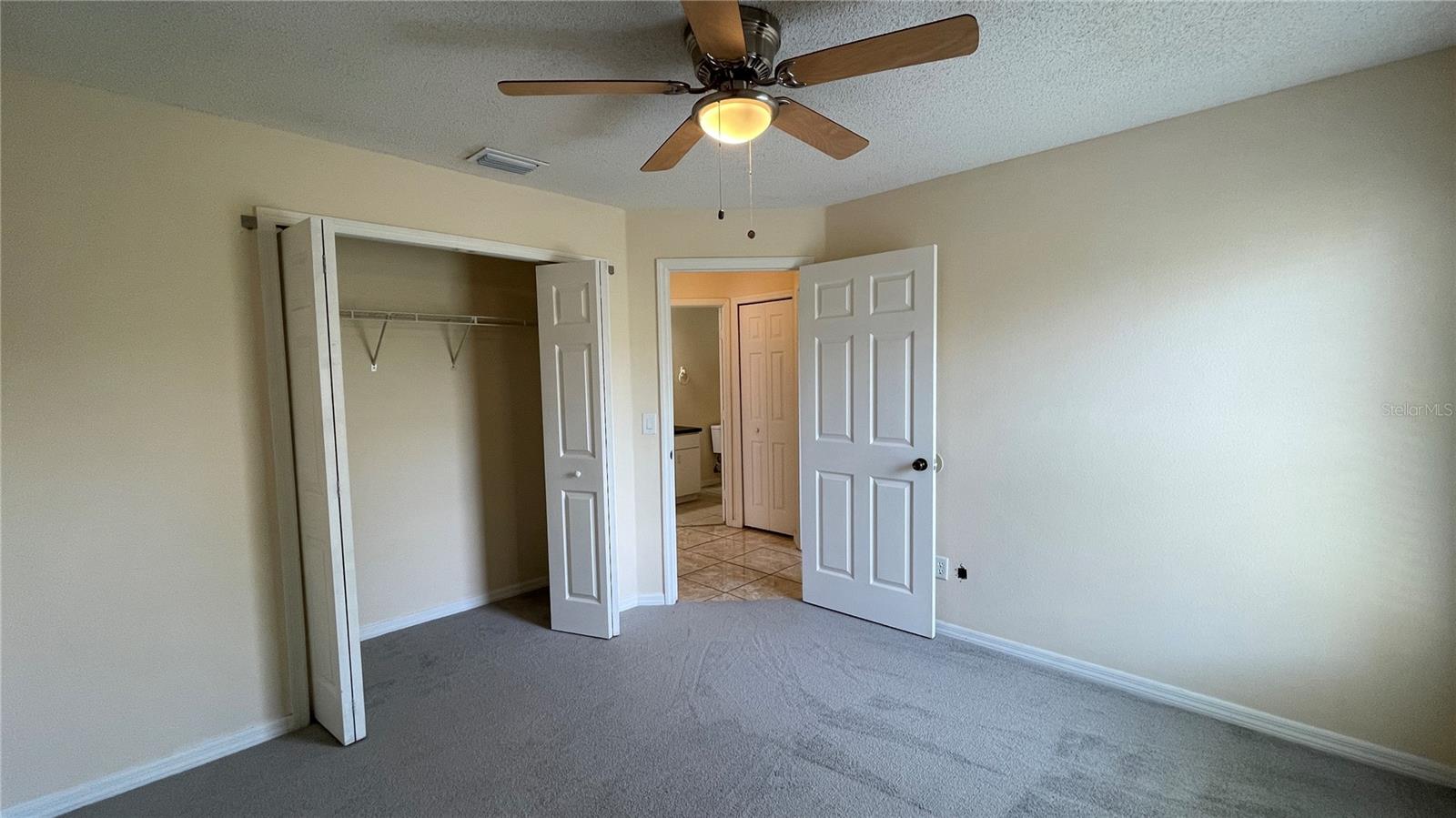 ROYAL RIDGE - Residential Lease