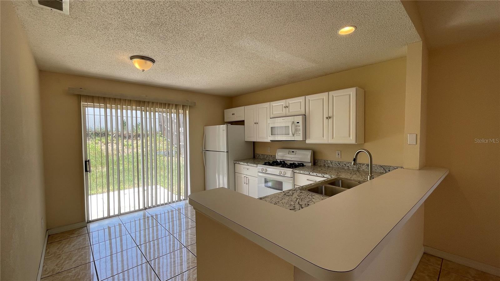 ROYAL RIDGE - Residential Lease