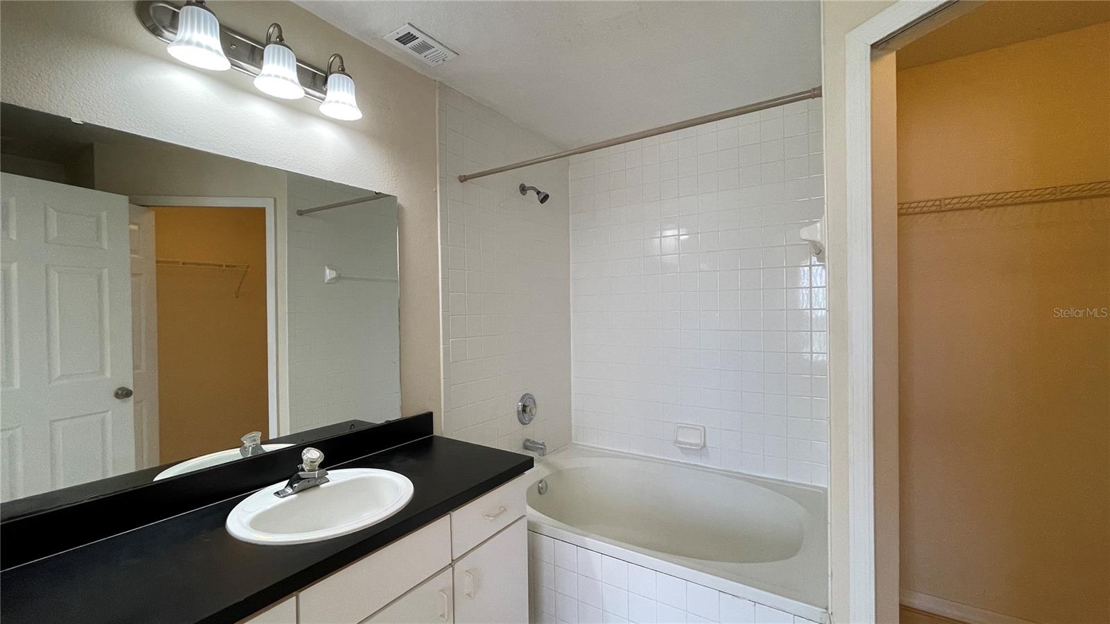 ROYAL RIDGE - Residential Lease