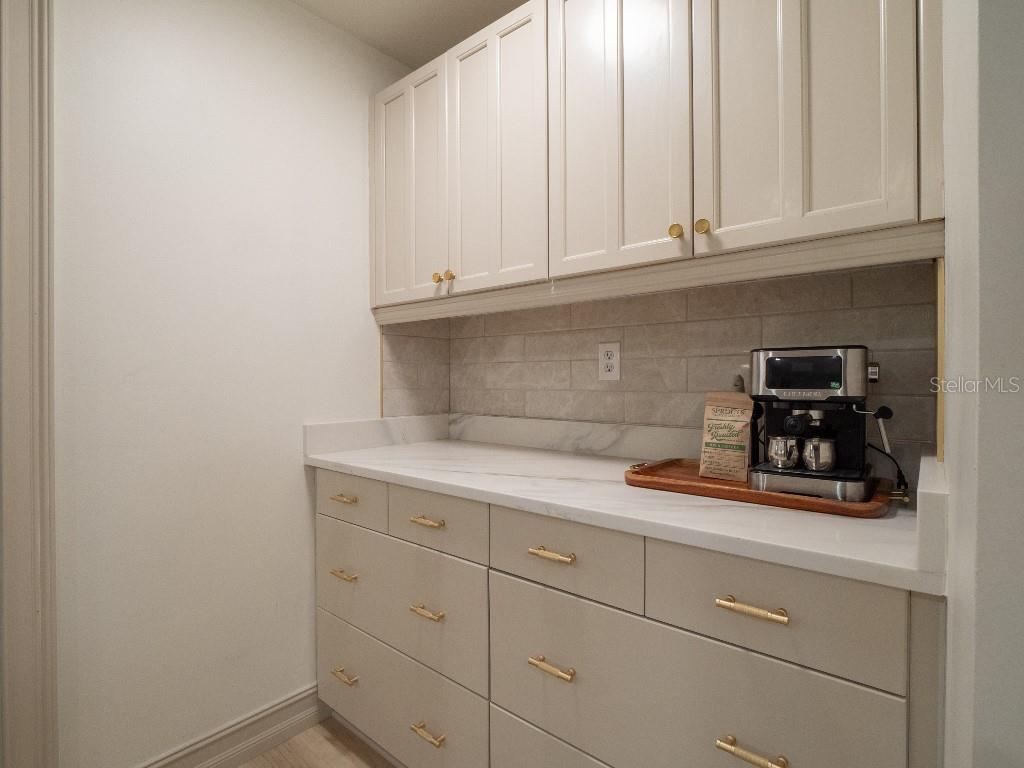 ROSELAND PARK - Residential