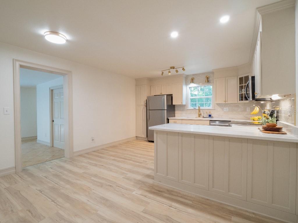 ROSELAND PARK - Residential