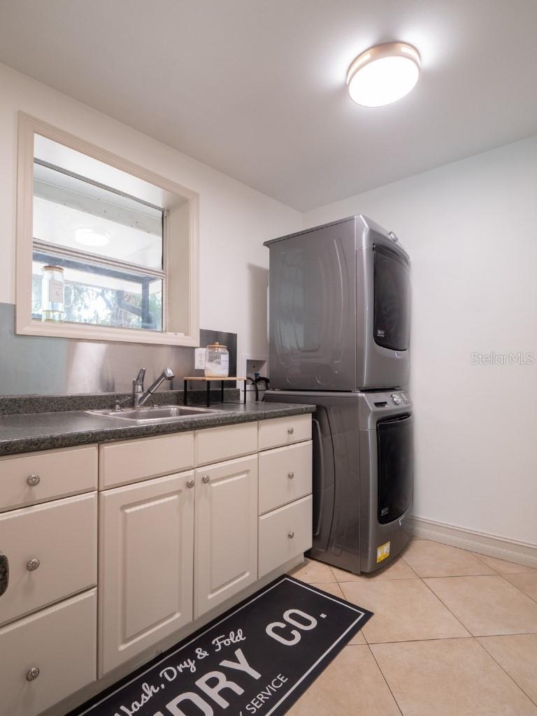 ROSELAND PARK - Residential