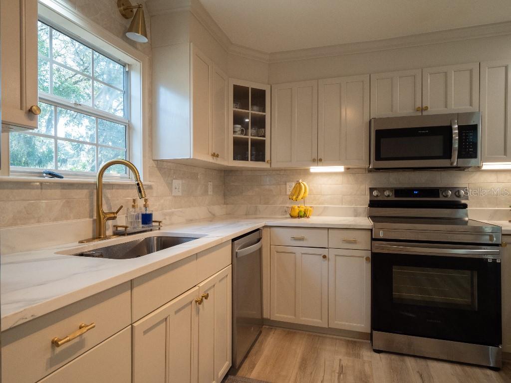 ROSELAND PARK - Residential