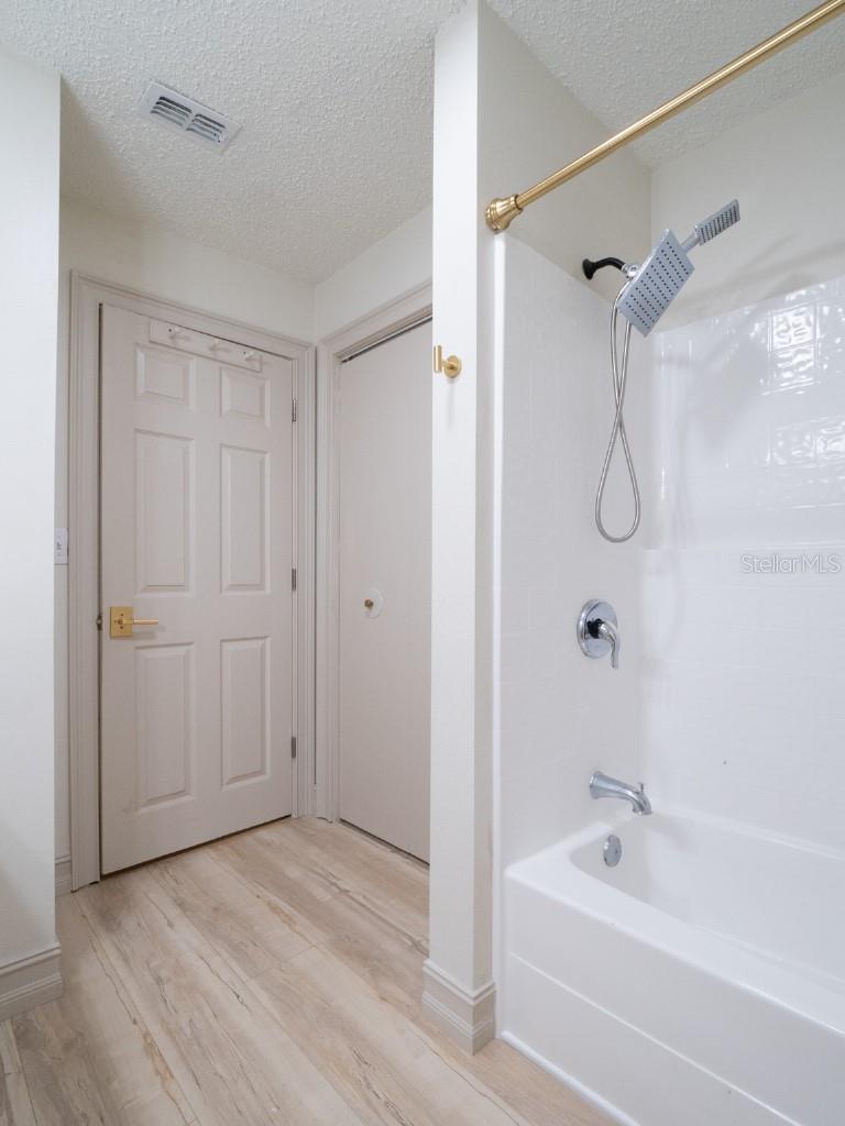 ROSELAND PARK - Residential