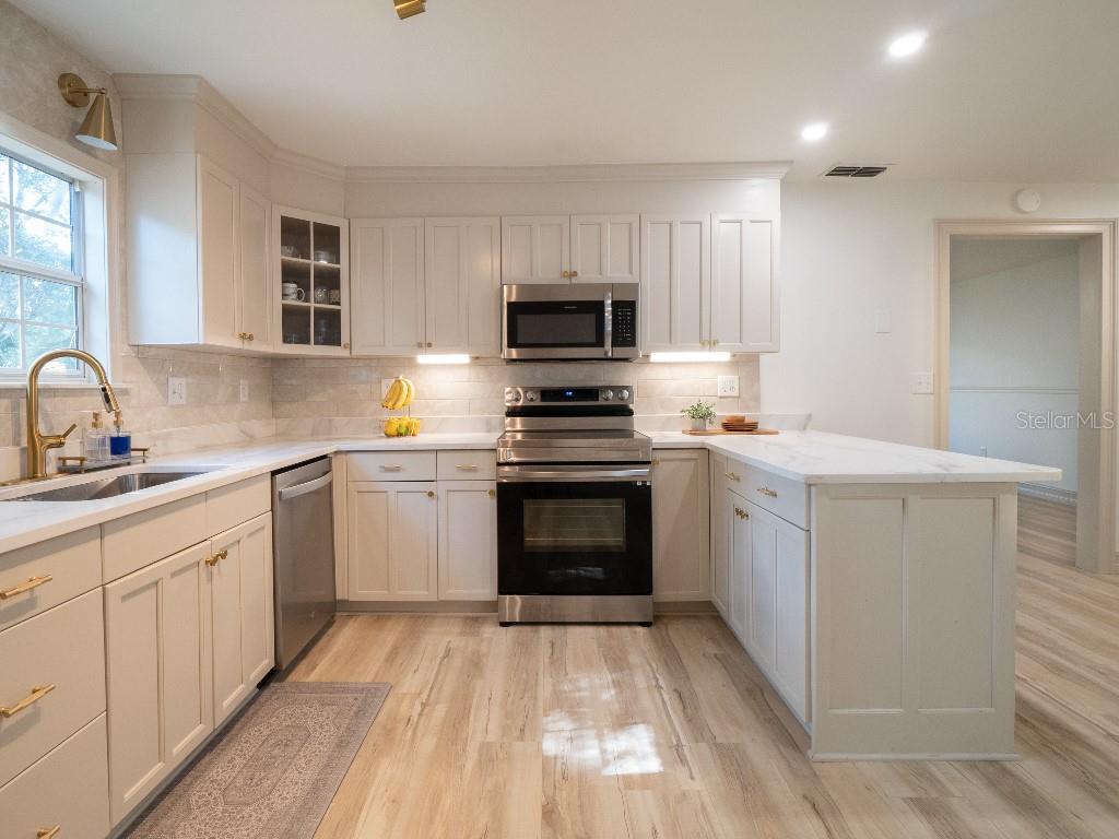 ROSELAND PARK - Residential