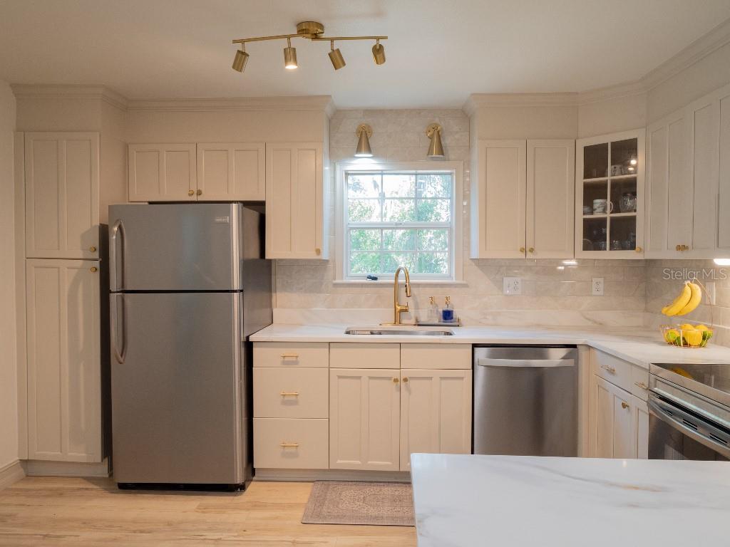 ROSELAND PARK - Residential