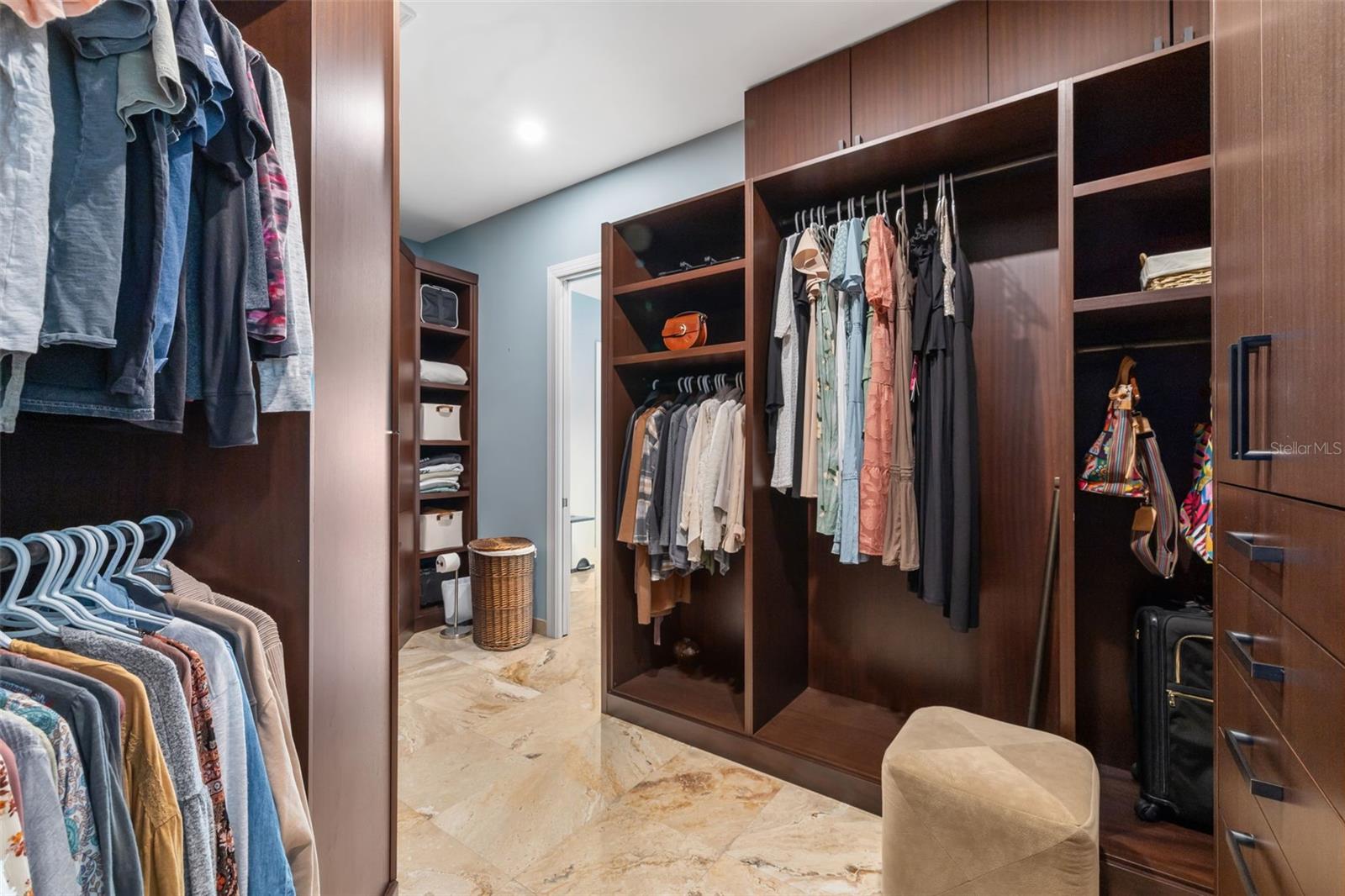 BAY BEACH - Residential