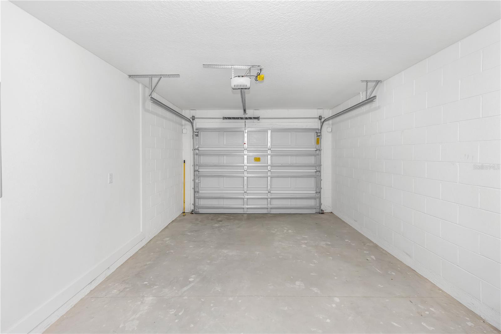 ORANGE CITY HILLS UNIT 04 - Residential