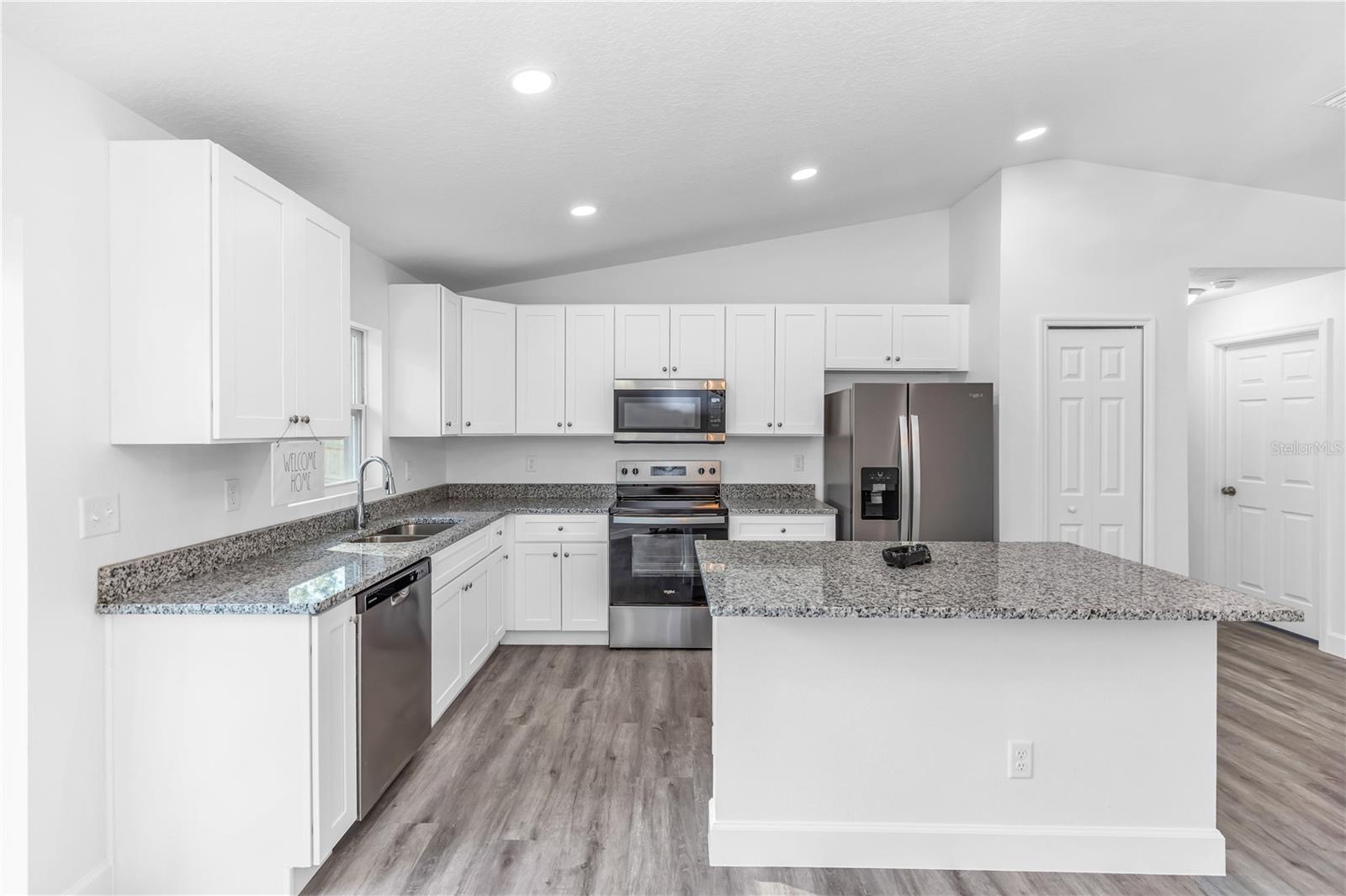 ORANGE CITY HILLS UNIT 04 - Residential