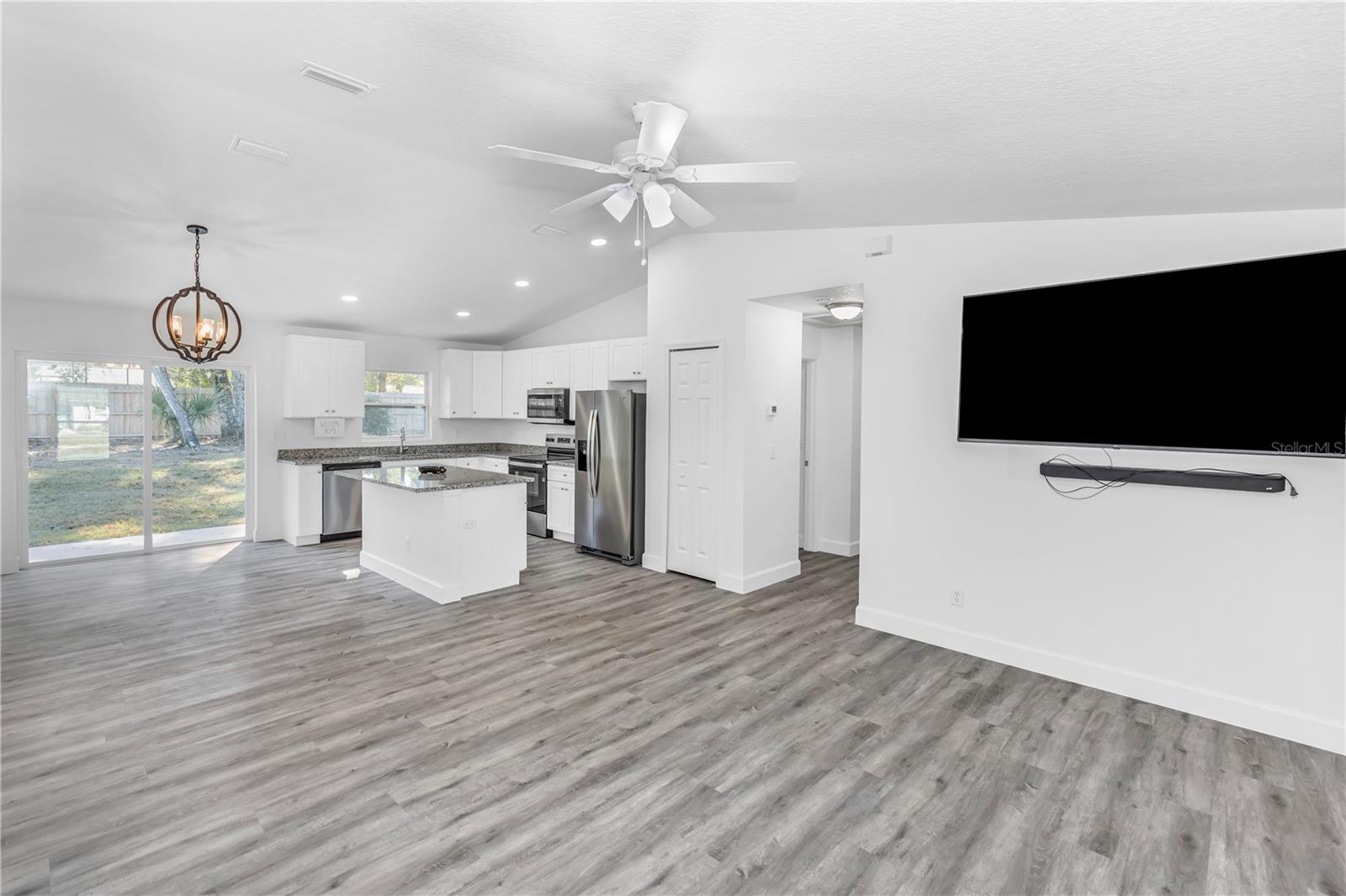 ORANGE CITY HILLS UNIT 04 - Residential