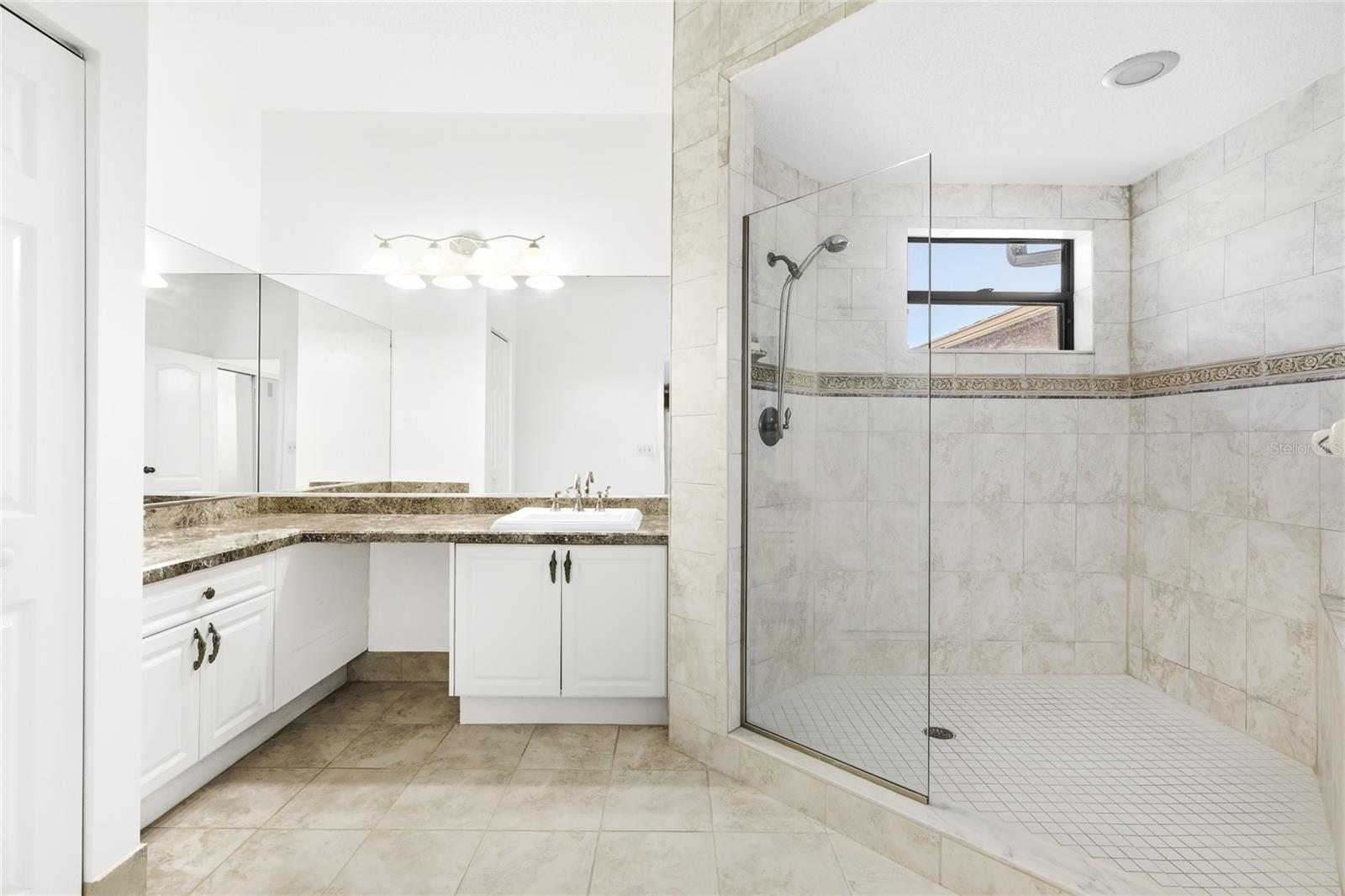 LANDINGS SOUTH V - Residential