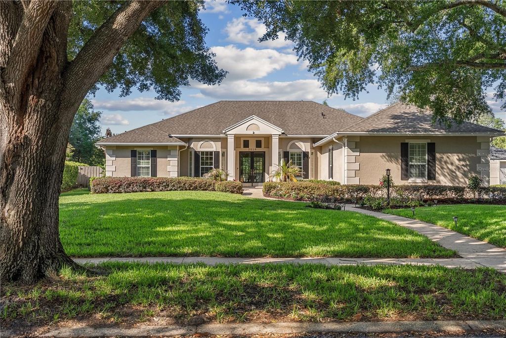 Photo of 2016 Whitfield Lane, Orlando, FL 32835 (MLS # O6408402)