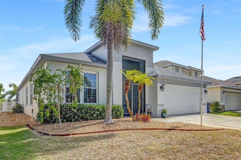 Photo of 5124 Clover Mist Dr, Apollo Beach, FL 33572 (MLS # TB8431945)