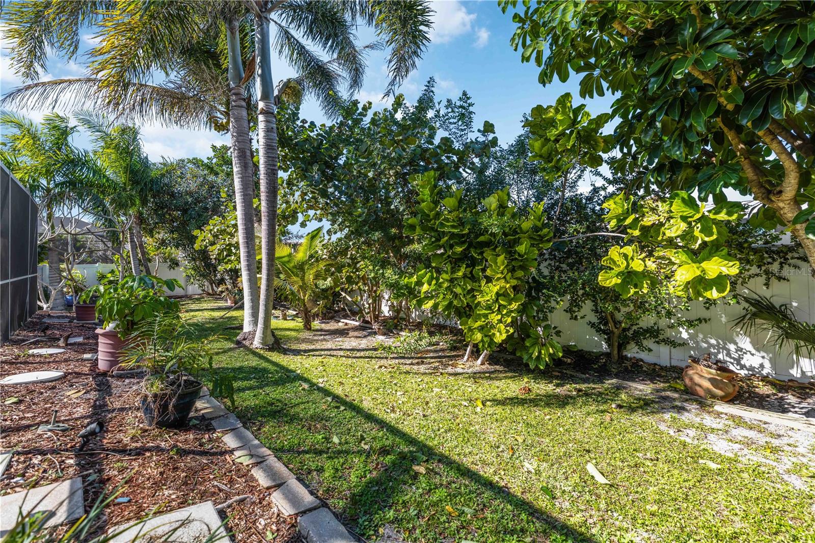 PALMA SOLA BAY ESTATES - Residential