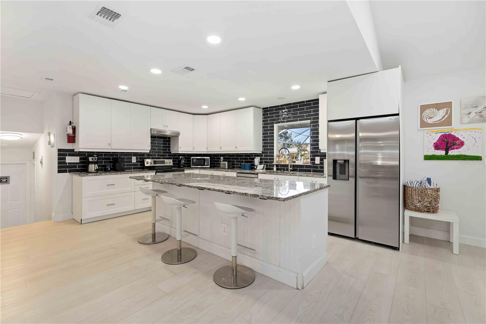 PALMA SOLA BAY ESTATES - Residential