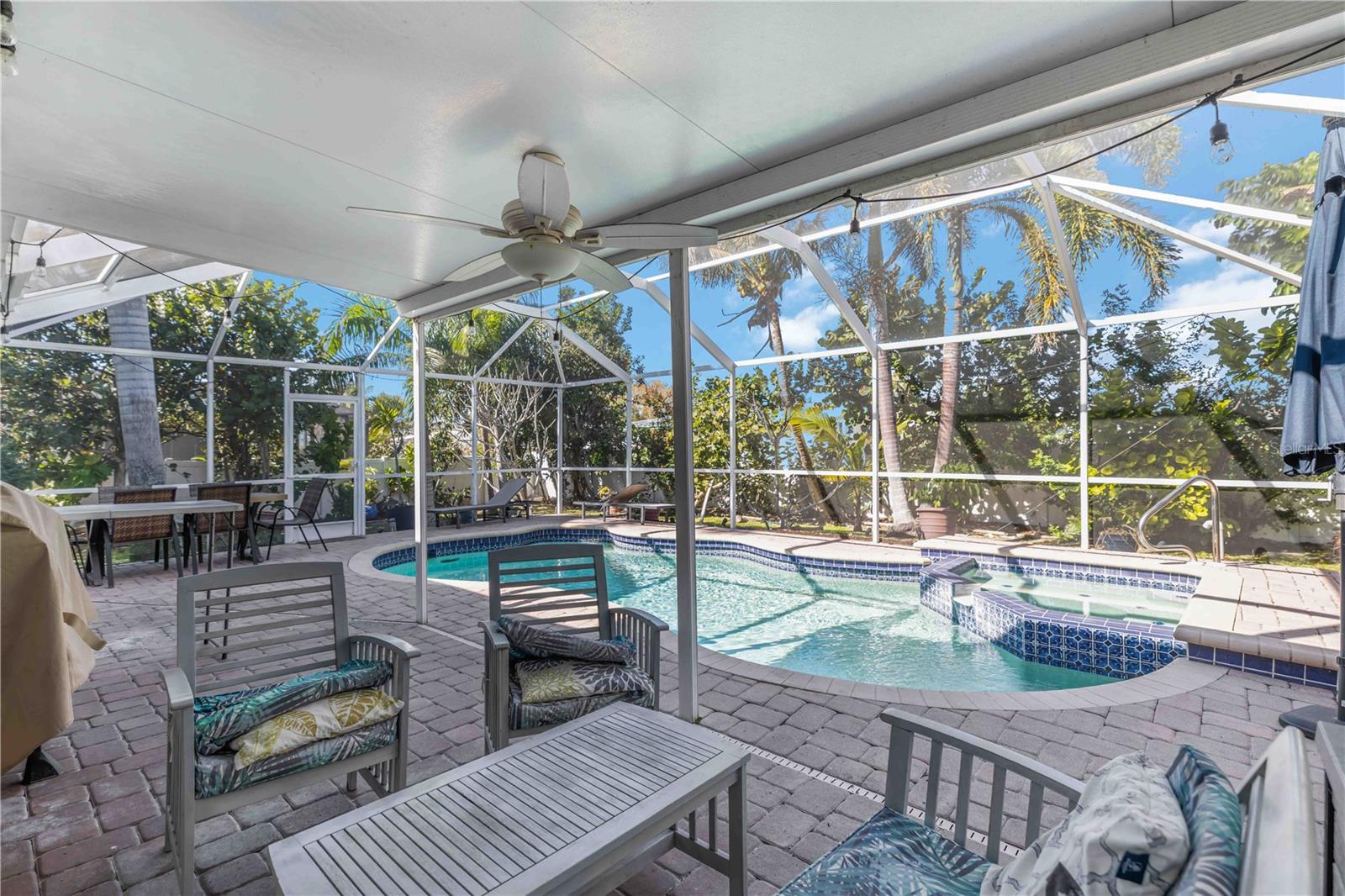 PALMA SOLA BAY ESTATES - Residential