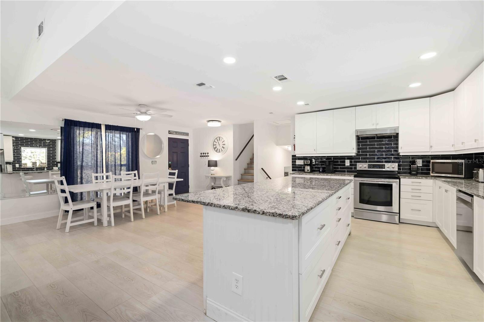 PALMA SOLA BAY ESTATES - Residential