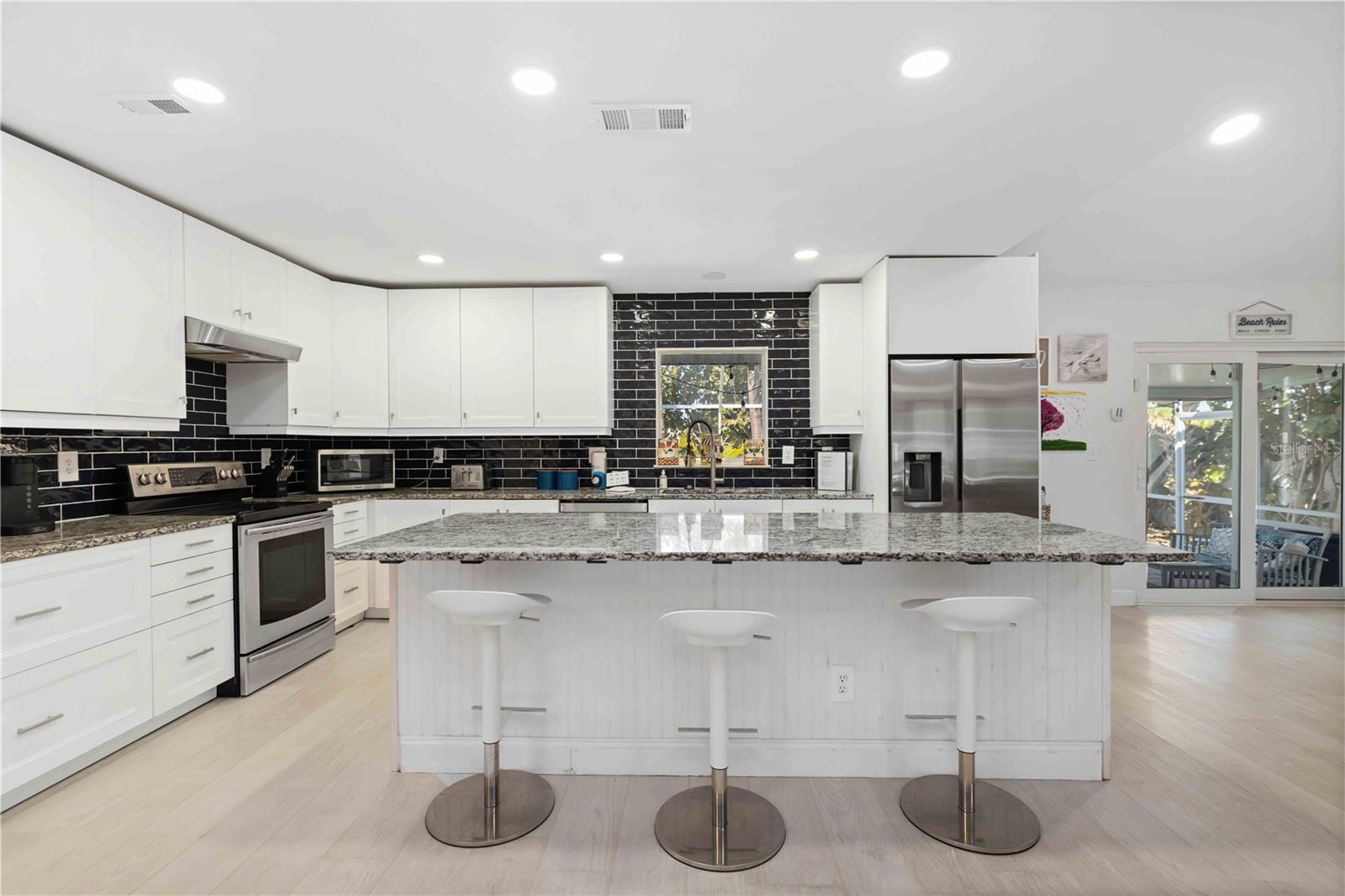 PALMA SOLA BAY ESTATES - Residential