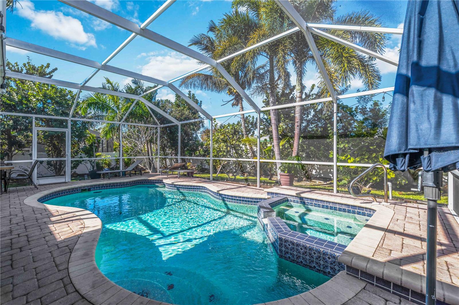 PALMA SOLA BAY ESTATES - Residential