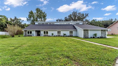 Photo of 404 Tomahawk Trail, Brandon, FL 33511 (MLS # L4956222)