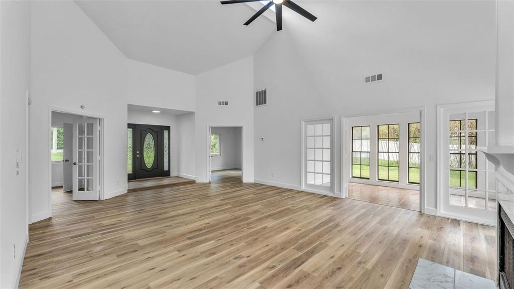 Photo of 404 Tomahawk Trail, Brandon, FL 33511 (MLS # L4956222)