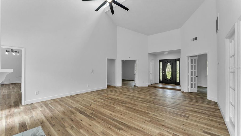 Photo of 404 Tomahawk Trail, Brandon, FL 33511 (MLS # L4956222)