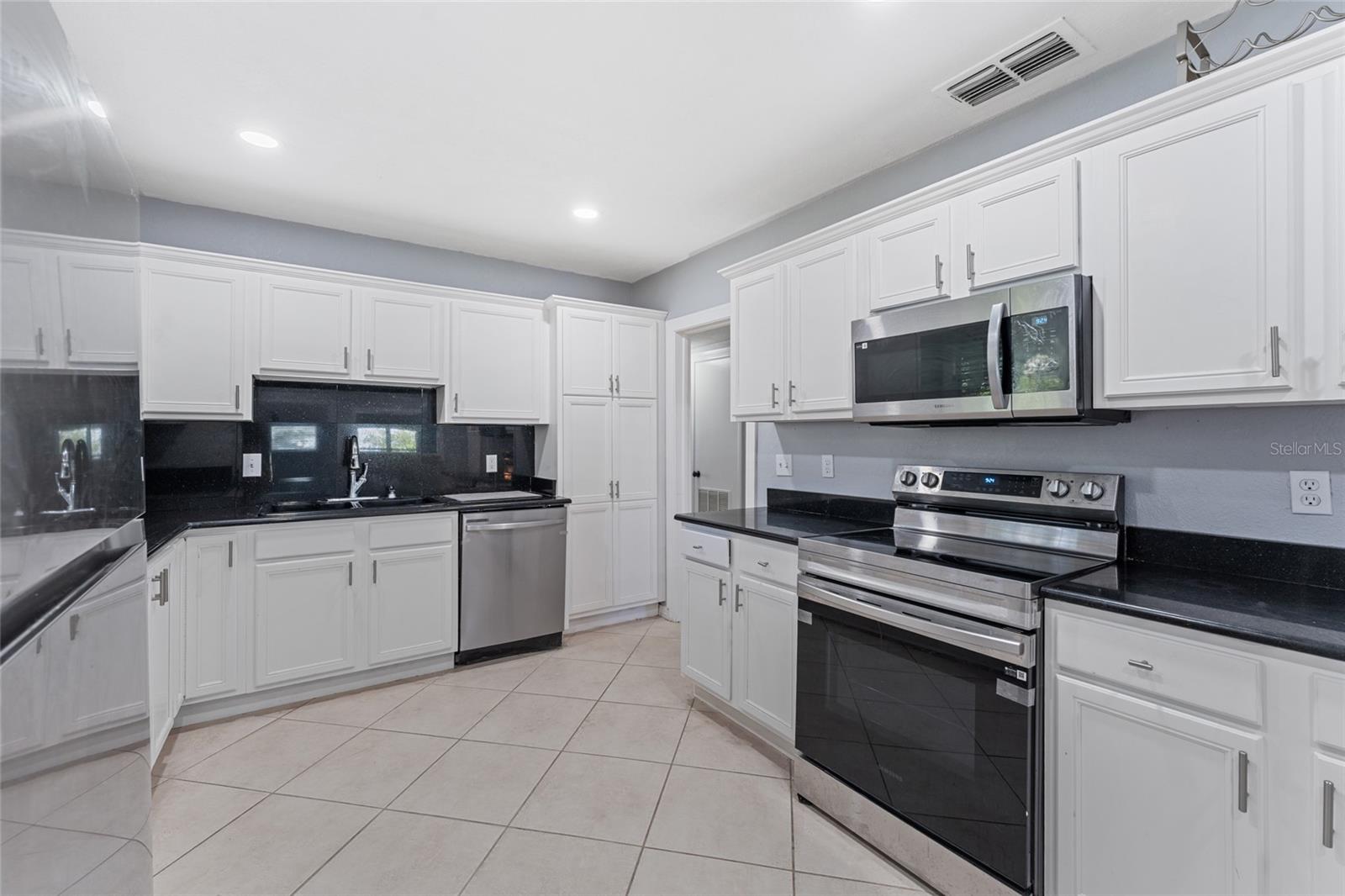 PHILIPS PLACE - Residential