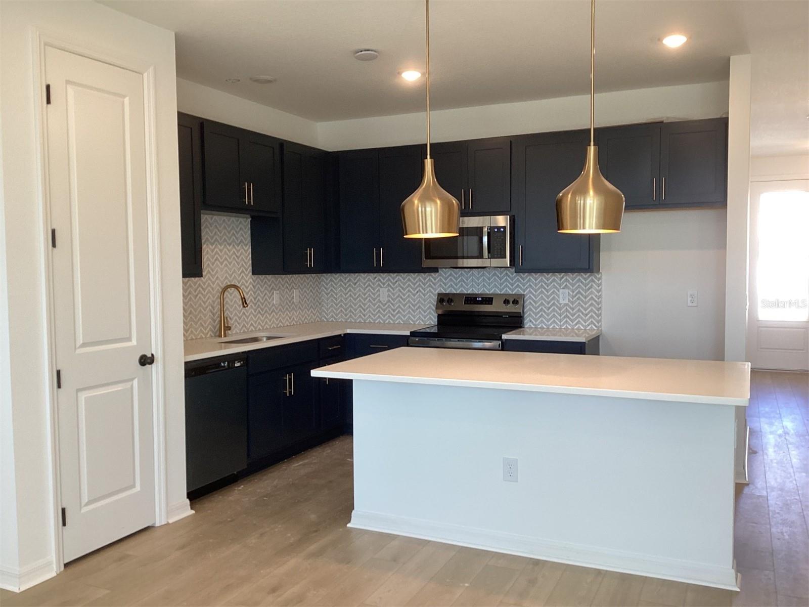 CATAMARAN COVE - PHASE I & II REPLAT - Residential