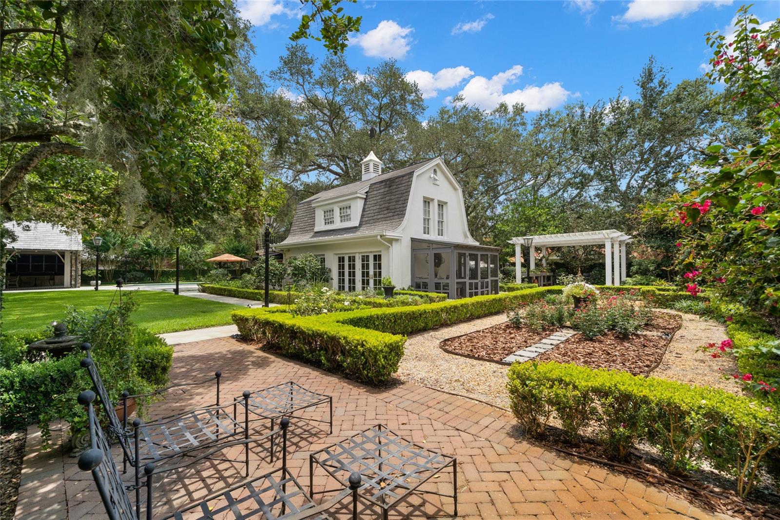 VILLA ROSA PARK - Residential