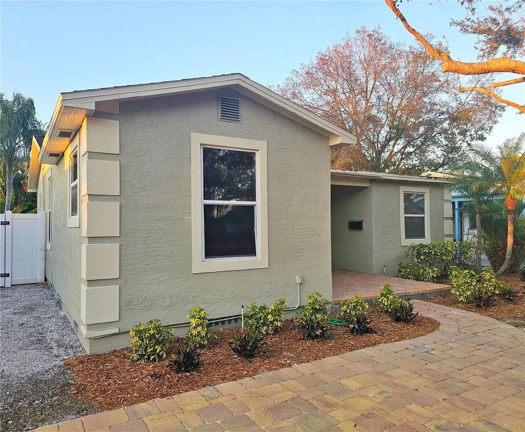 Photo of 5610 Kelly Drive N, St Petersburg, FL 33703 (MLS # TB8479162)