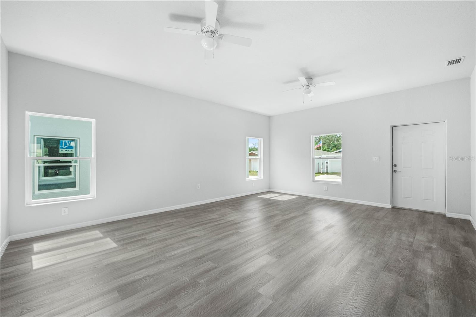 LAS VILLAS AT KENILWORTH - Residential