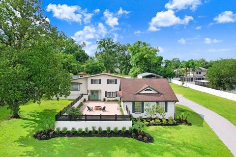 A home in SEFFNER