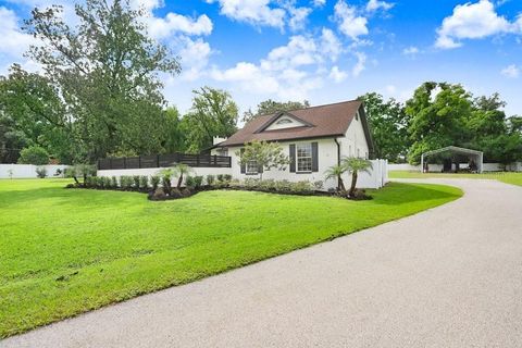 A home in SEFFNER