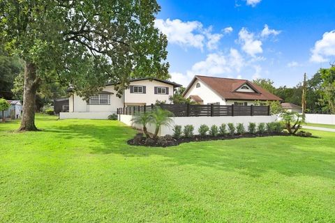 A home in SEFFNER