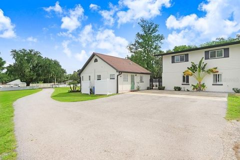 A home in SEFFNER