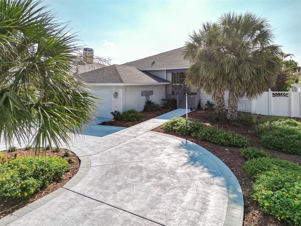 Photo of 2801 Gulf Boulevard, Belleair Beach, FL 33786 (MLS # TB8393312)