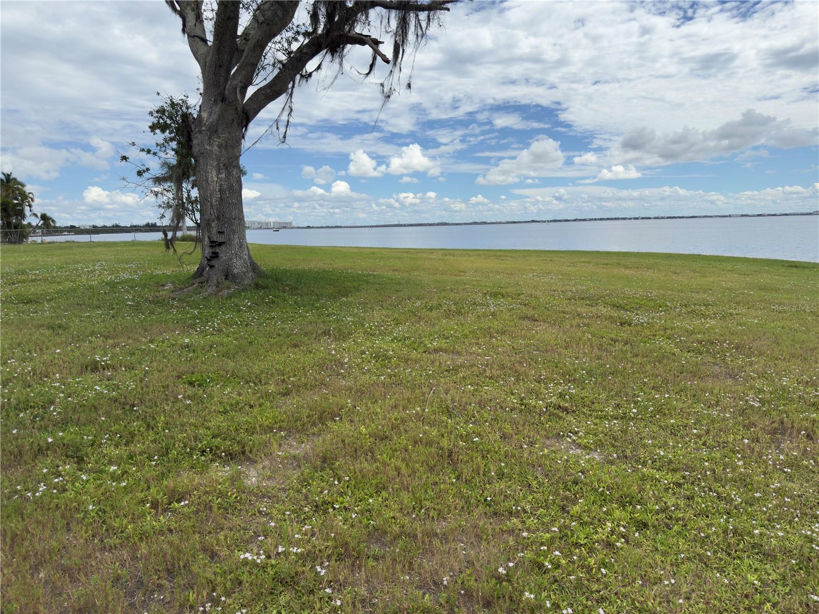 PORT CHARLOTTE SEC 040 - Land