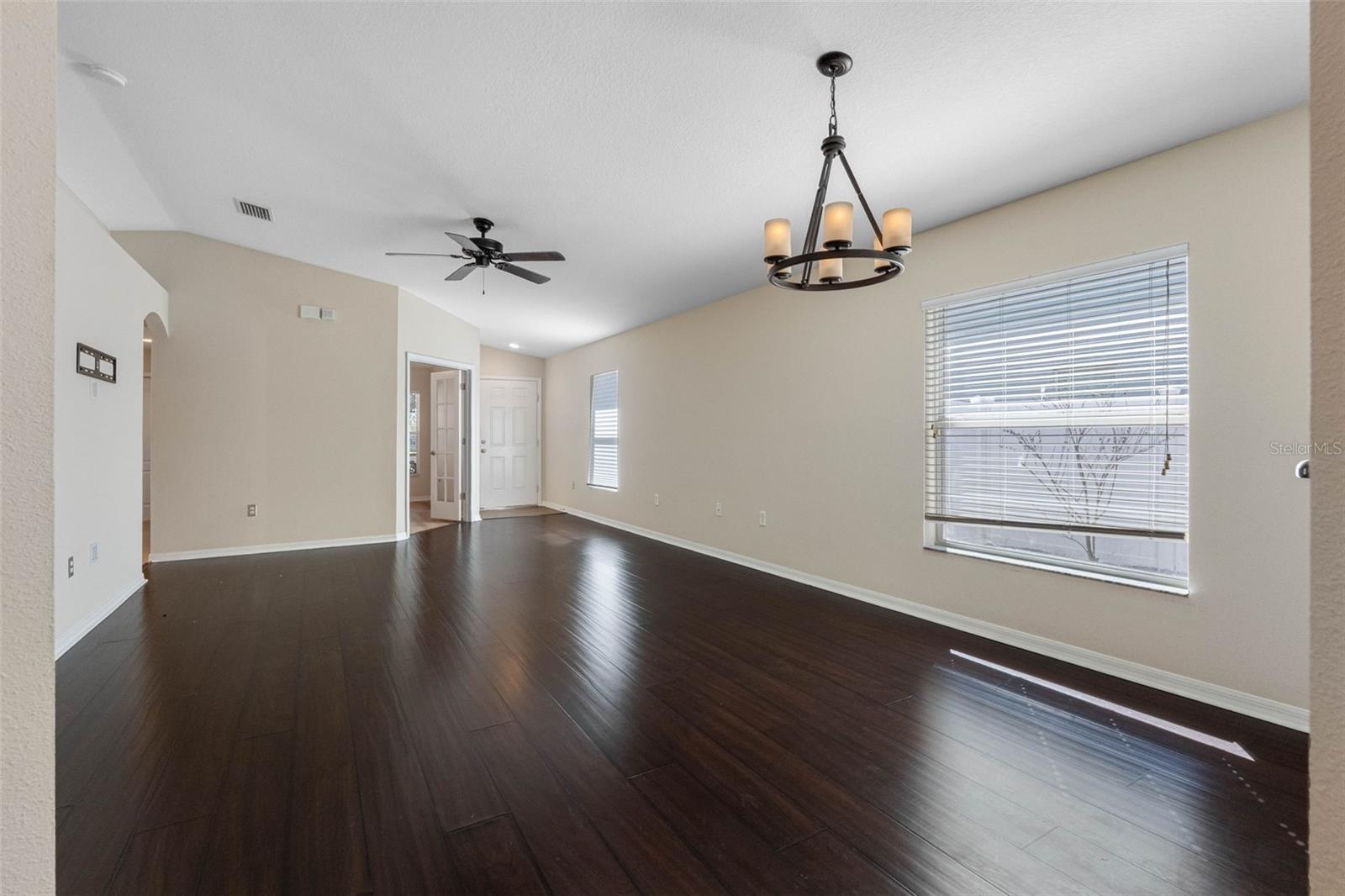 LONE STAR RANCH - Residential