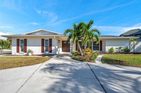 910 OAKWOOD DRIVE LARGO FL 33770