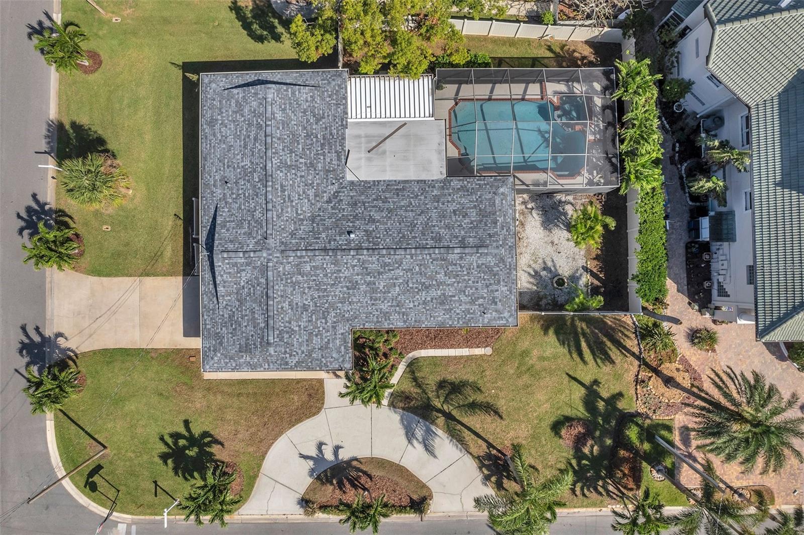910 OAKWOOD DRIVE