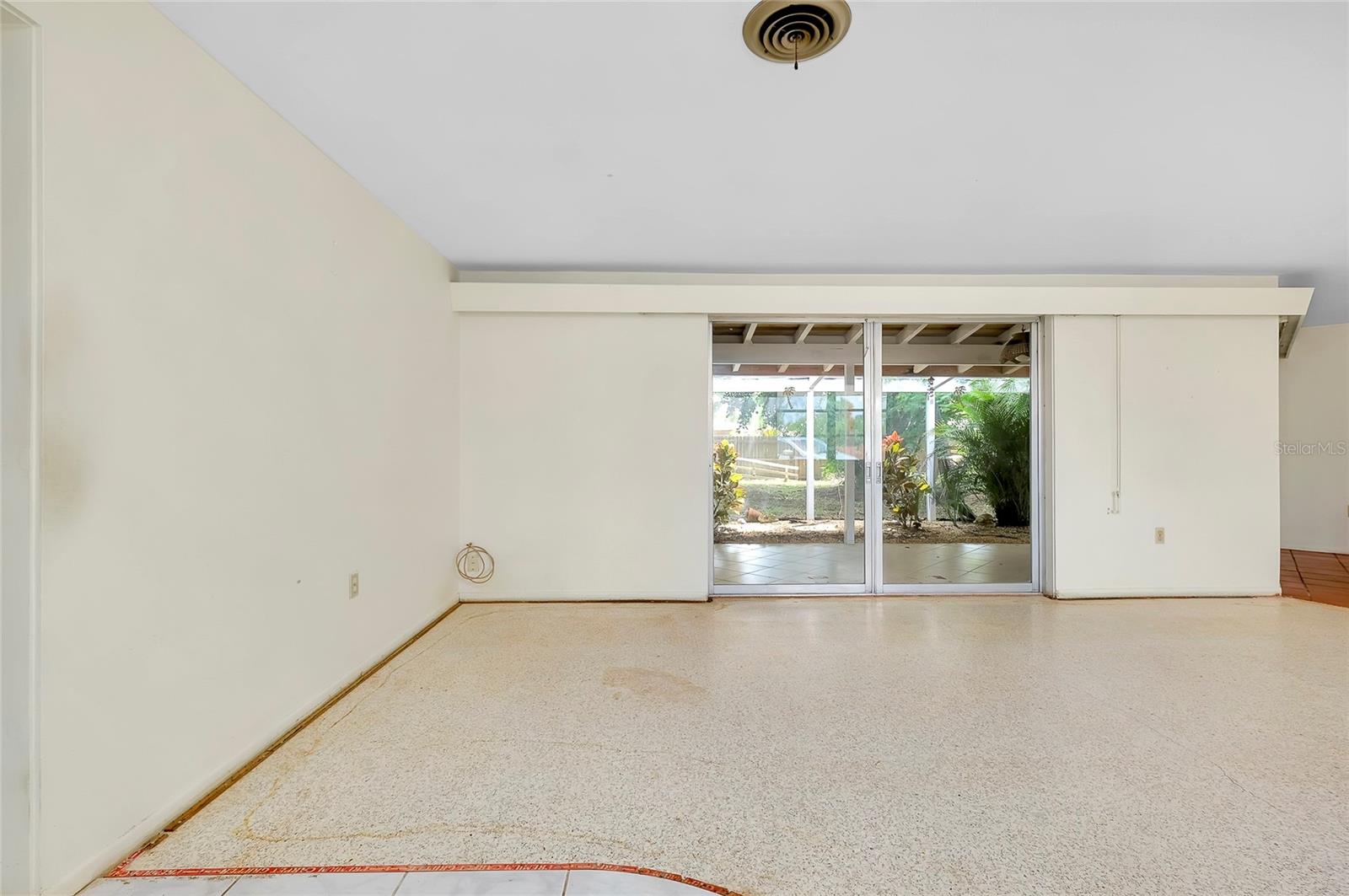 114 VENICE EAST BOULEVARD