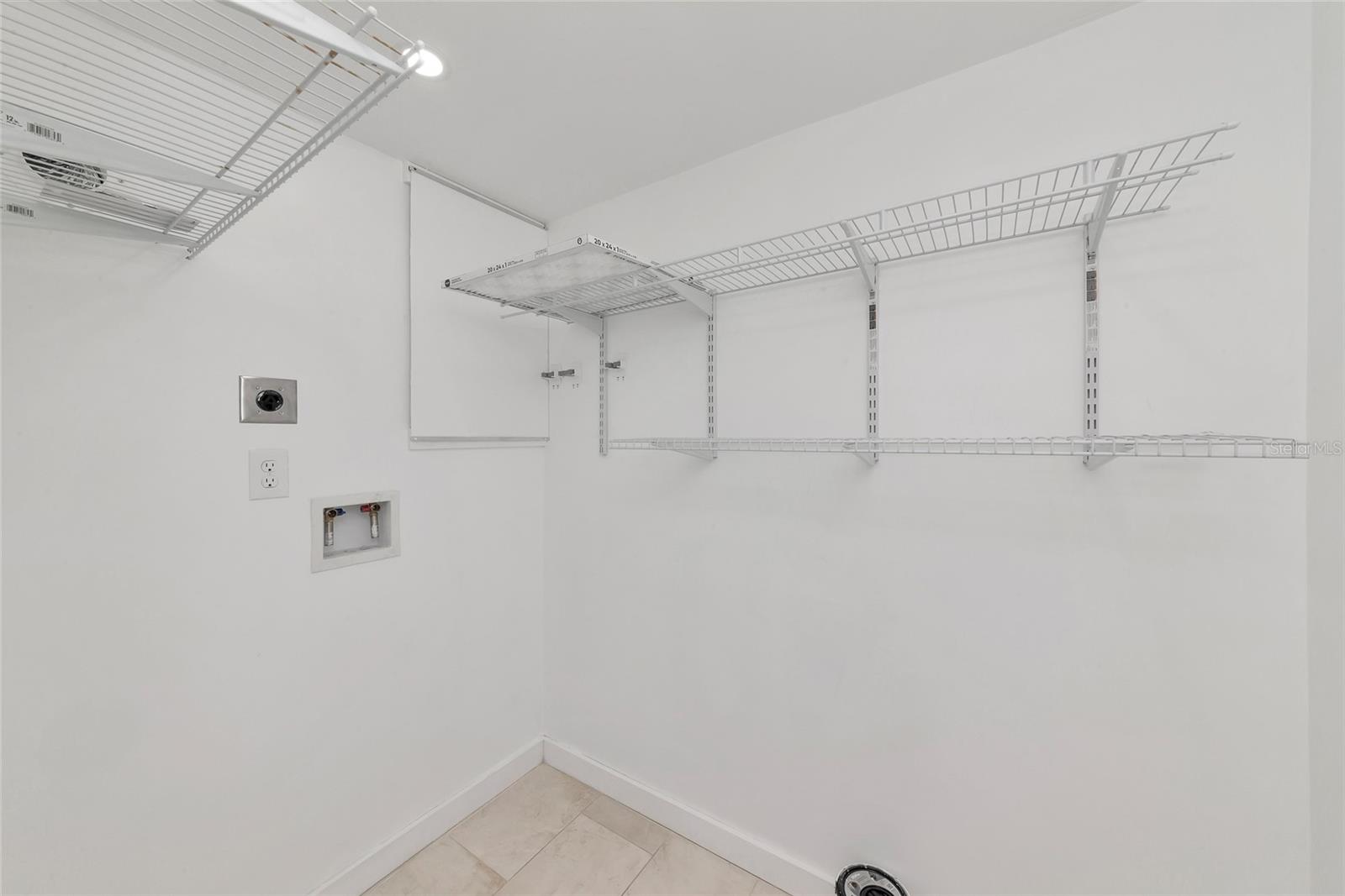 BRA-WIN PALMS - Residential