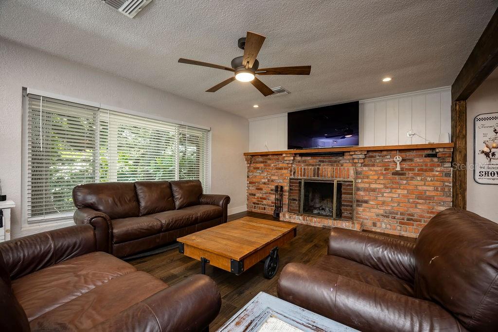 1004 GREGORY DRIVE