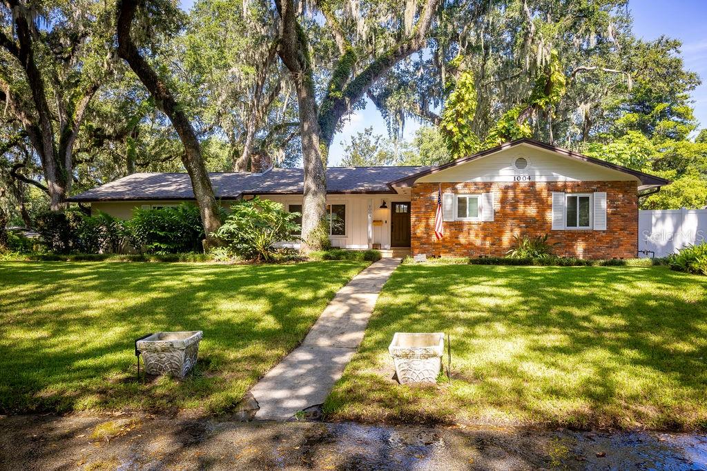 1004 GREGORY DRIVE