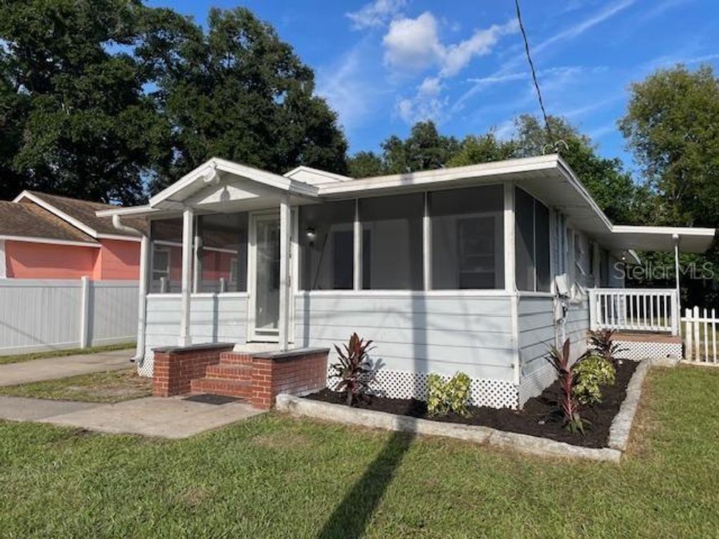 Photo of 6917 N Lynn Avenue, Tampa, FL 33604 (MLS # A4675470)