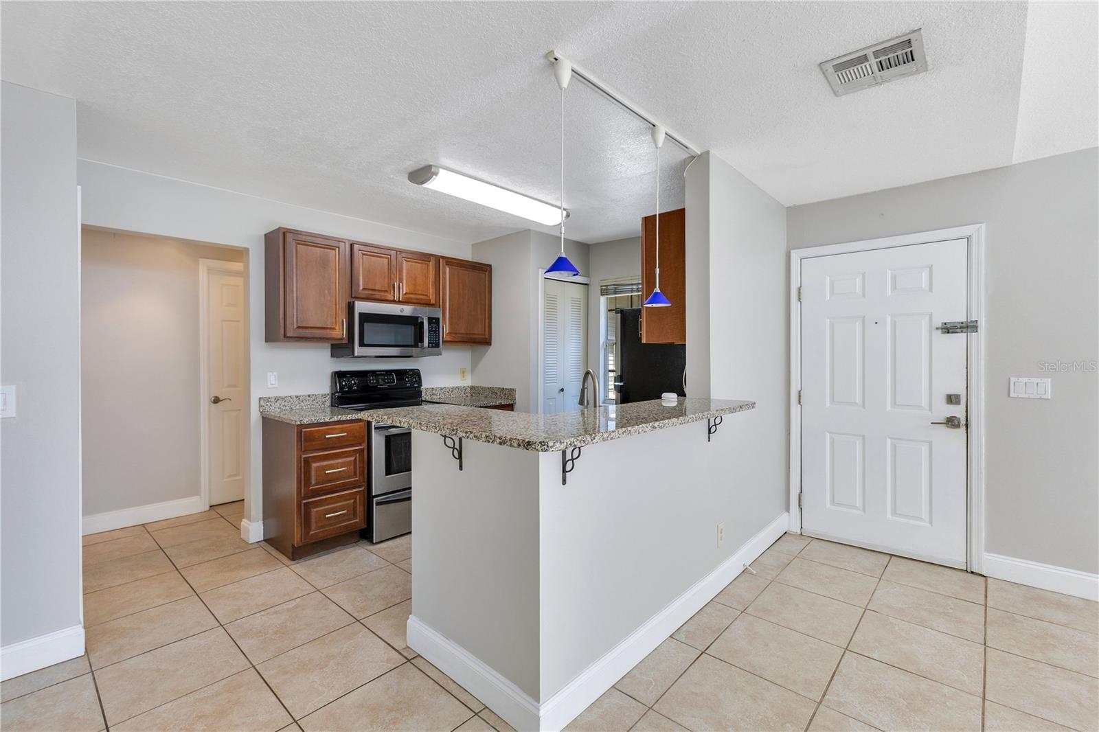 HIDDEN VLG CONDO - Residential Lease